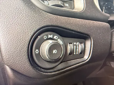 More photos of 2022 Jeep Renegade Latitude at Zeigler Chrysler Dodge Jeep Ram of Grandville, MI