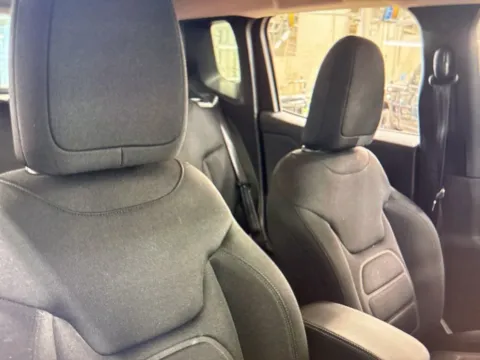 More photos of 2022 Jeep Renegade Latitude at Zeigler Chrysler Dodge Jeep Ram of Grandville, MI