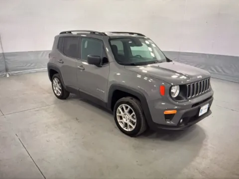 Gray 2022 Jeep Renegade Latitude for sale in Grandville, MI