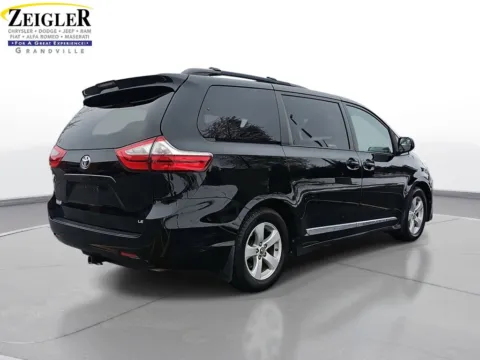 More photos of 2019 Toyota Sienna LE at Zeigler Chrysler Dodge Jeep Ram of Grandville, MI