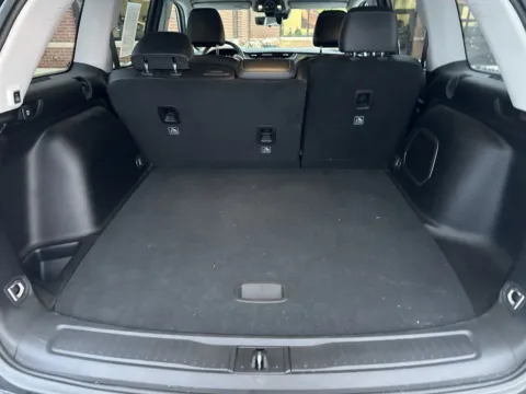 More photos of 2023 Jeep Grand Cherokee Limited at Zeigler Chrysler Dodge Jeep Ram of Grandville, MI