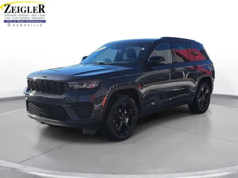 Gray 2023 Jeep Grand Cherokee Altitude for sale in Grandville, MI