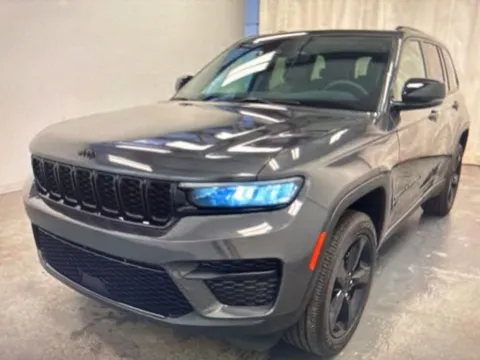 Another view of 2023 Jeep Grand Cherokee Altitude for sale in Grandville, MI at Zeigler Chrysler Dodge Jeep Ram of Grandville