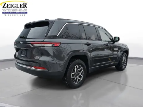 More photos of 2022 Jeep Grand Cherokee Limited at Zeigler Chrysler Dodge Jeep Ram of Grandville, MI
