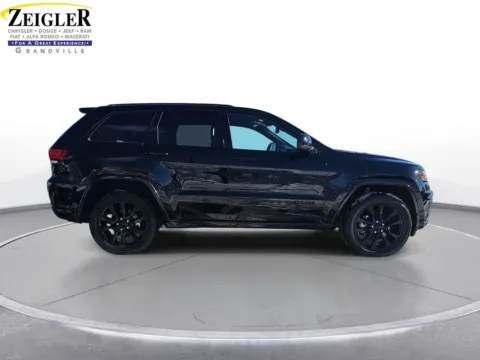 More photos of 2022 Jeep Grand Cherokee WK Laredo X at Zeigler Chrysler Dodge Jeep Ram of Grandville, MI