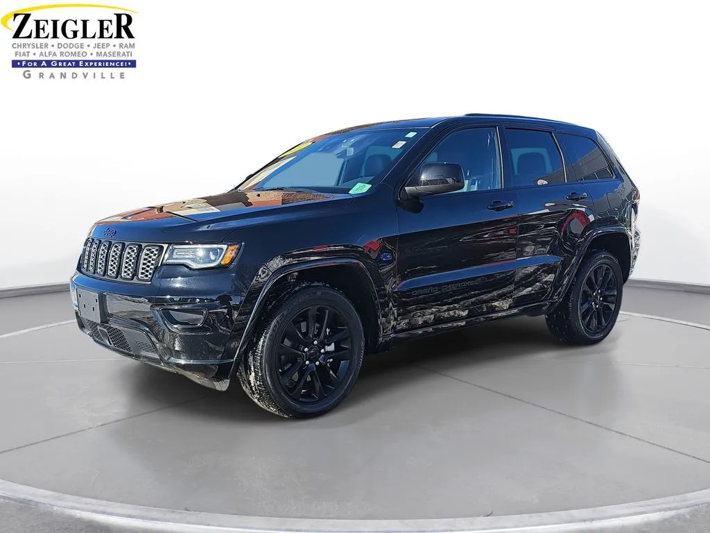 Black 2022 Jeep Grand Cherokee WK Laredo X for sale in Grandville, MI