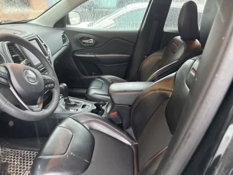 More photos of 2022 Jeep Cherokee Trailhawk at Zeigler Chrysler Dodge Jeep Ram of Grandville, MI