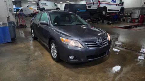 Gray 2011 Toyota Camry XLE for sale in Grandville, MI