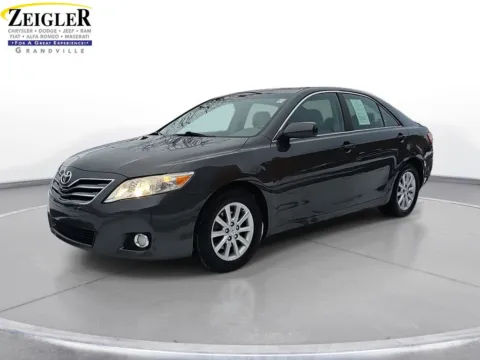 Gray 2011 Toyota Camry XLE for sale in Grandville, MI