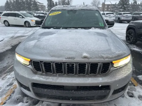 Silver 2022 Jeep Grand Cherokee L Limited for sale in Grandville, MI