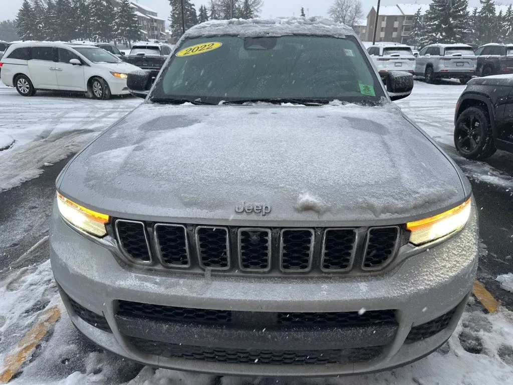 Silver 2022 Jeep Grand Cherokee L Limited for sale in Grandville, MI