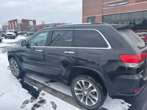 Another view of 2017 Jeep Grand Cherokee Overland for sale in Grandville, MI at Zeigler Chrysler Dodge Jeep Ram of Grandville