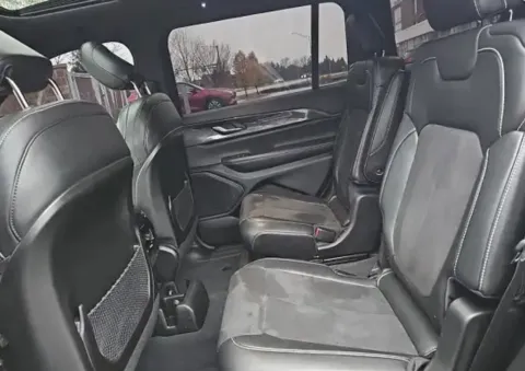 More photos of 2023 Jeep Grand Cherokee L Altitude at Zeigler Chrysler Dodge Jeep Ram of Grandville, MI