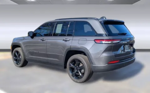 Another view of 2023 Jeep Grand Cherokee L Altitude for sale in Grandville, MI at Zeigler Chrysler Dodge Jeep Ram of Grandville