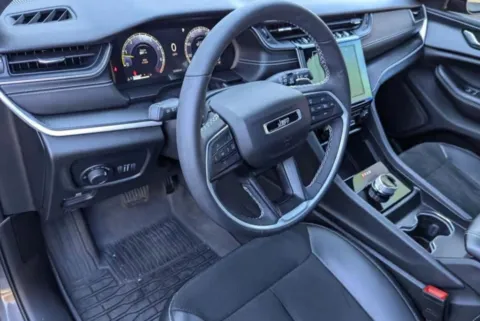 More photos of 2023 Jeep Grand Cherokee L Altitude at Zeigler Chrysler Dodge Jeep Ram of Grandville, MI