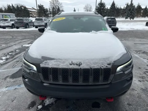 Gray 2022 Jeep Cherokee Trailhawk for sale in Grandville, MI