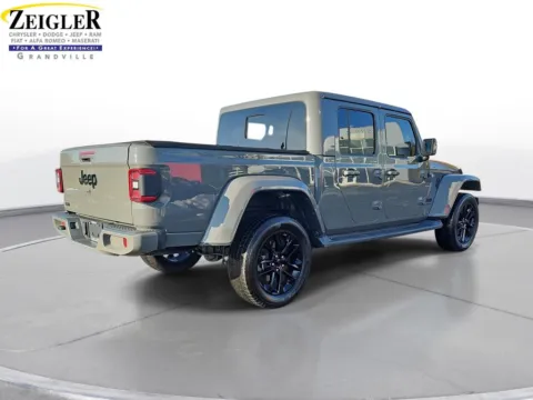 More photos of 2022 Jeep Gladiator High Altitude at Zeigler Chrysler Dodge Jeep Ram of Grandville, MI