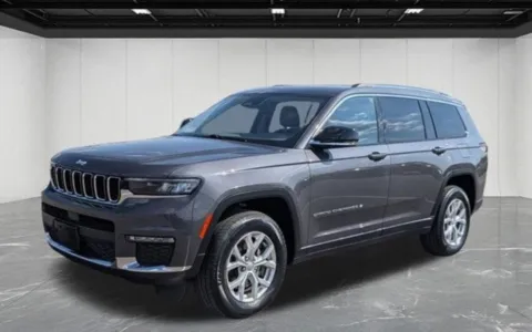 Gray 2022 Jeep Grand Cherokee L Limited for sale in Grandville, MI