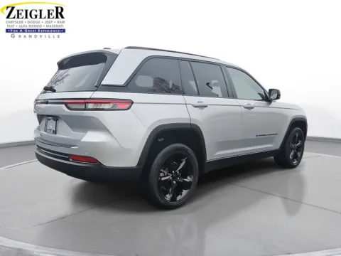 More photos of 2023 Jeep Grand Cherokee Altitude at Zeigler Chrysler Dodge Jeep Ram of Grandville, MI