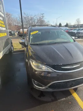 Photos of 2018 Chrysler Pacifica Limited for sale in Grandville, MI at Zeigler Chrysler Dodge Jeep Ram of Grandville