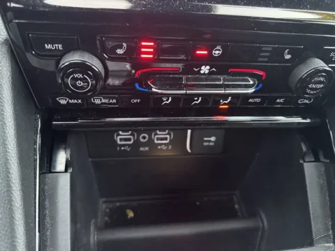 More photos of 2023 Jeep Grand Cherokee Limited at Zeigler Chrysler Dodge Jeep Ram of Grandville, MI