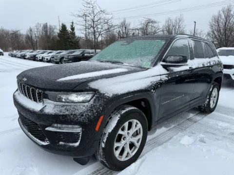 Black 2023 Jeep Grand Cherokee Limited for sale in Grandville, MI
