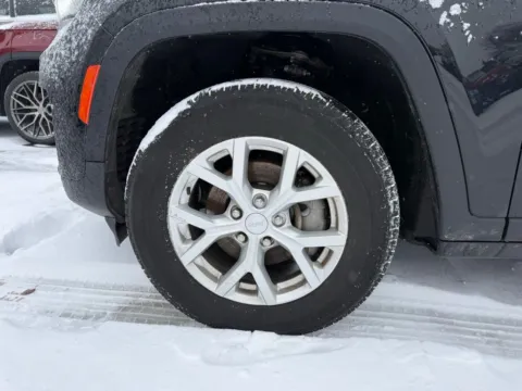 Photos of 2023 Jeep Grand Cherokee Limited for sale in Grandville, MI at Zeigler Chrysler Dodge Jeep Ram of Grandville