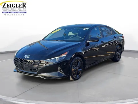 Black 2022 Hyundai Elantra SEL for sale in Grandville, MI