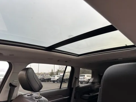 Another view of 2022 Jeep Grand Cherokee L Limited for sale in Grandville, MI at Zeigler Chrysler Dodge Jeep Ram of Grandville