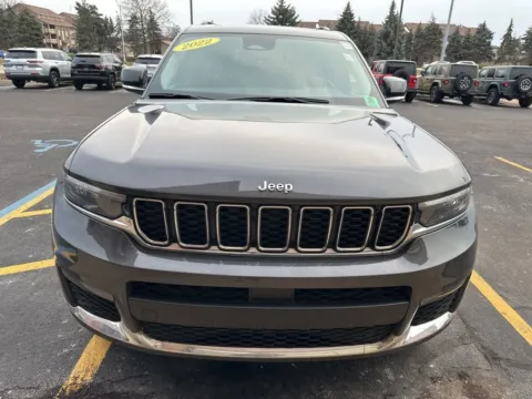 Gray 2022 Jeep Grand Cherokee L Limited for sale in Grandville, MI