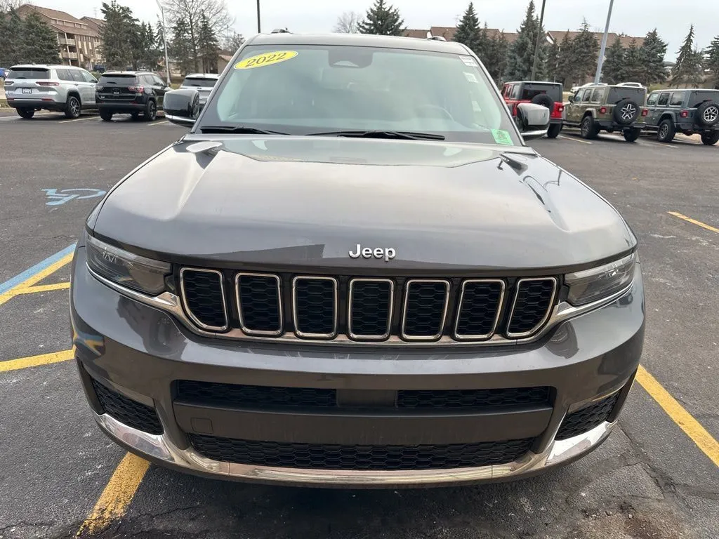 Gray 2022 Jeep Grand Cherokee L Limited for sale in Grandville, MI