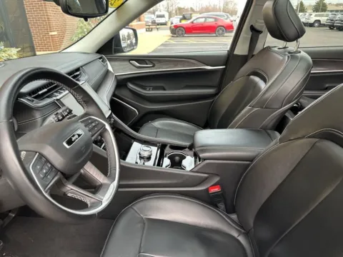 More photos of 2022 Jeep Grand Cherokee L Limited at Zeigler Chrysler Dodge Jeep Ram of Grandville, MI