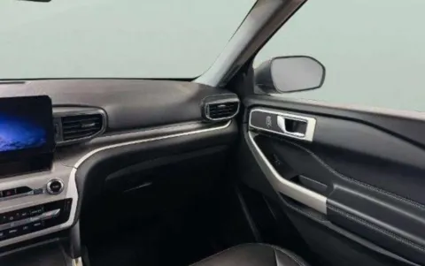 More photos of 2021 Ford Explorer XLT at Zeigler Chrysler Dodge Jeep Ram of Grandville, MI