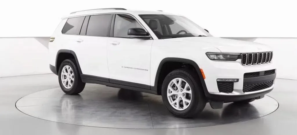 White 2023 Jeep Grand Cherokee L Limited for sale in Grandville, MI