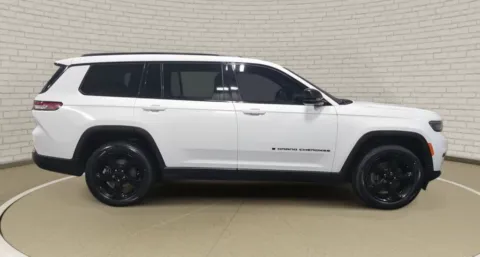 More photos of 2023 Jeep Grand Cherokee L Altitude at Zeigler Chrysler Dodge Jeep Ram of Grandville, MI