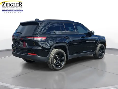 More photos of 2023 Jeep Grand Cherokee Limited at Zeigler Chrysler Dodge Jeep Ram of Grandville, MI