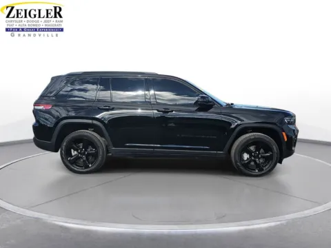 More photos of 2023 Jeep Grand Cherokee Limited at Zeigler Chrysler Dodge Jeep Ram of Grandville, MI