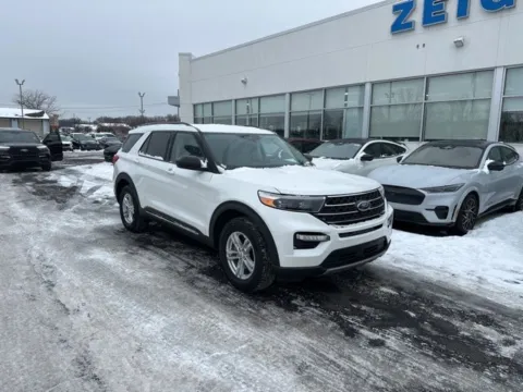 More photos of 2022 Ford Explorer XLT at Zeigler Chrysler Dodge Jeep Ram of Grandville, MI
