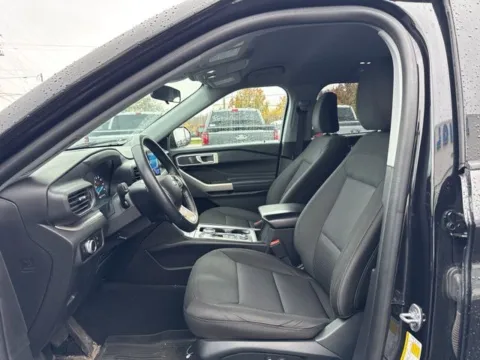 Another view of 2022 Ford Explorer XLT for sale in Grandville, MI at Zeigler Chrysler Dodge Jeep Ram of Grandville