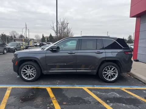 Another view of 2022 Jeep Grand Cherokee Summit for sale in Grandville, MI at Zeigler Chrysler Dodge Jeep Ram of Grandville