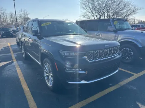 Another view of 2023 Jeep Grand Cherokee Summit for sale in Grandville, MI at Zeigler Chrysler Dodge Jeep Ram of Grandville