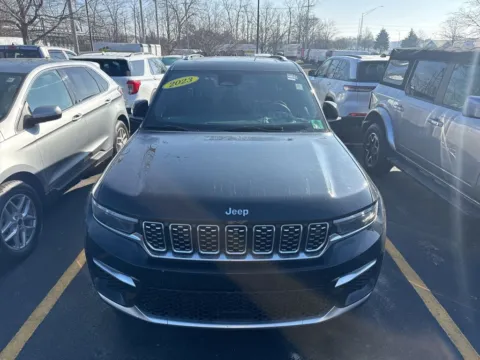 More photos of 2023 Jeep Grand Cherokee Summit at Zeigler Chrysler Dodge Jeep Ram of Grandville, MI