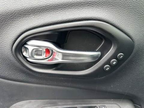 More photos of 2022 Jeep Cherokee Trailhawk at Zeigler Chrysler Dodge Jeep Ram of Grandville, MI