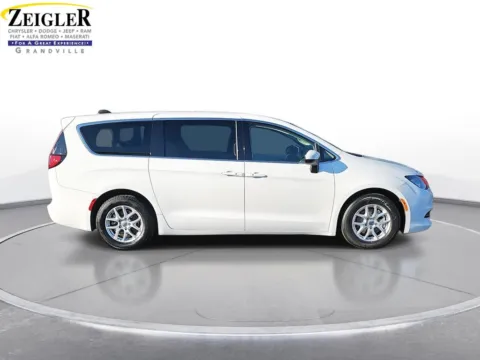 More photos of 2022 Chrysler Voyager LX at Zeigler Chrysler Dodge Jeep Ram of Grandville, MI