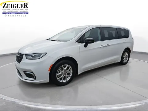 White 2024 Chrysler Pacifica Touring L for sale in Grandville, MI
