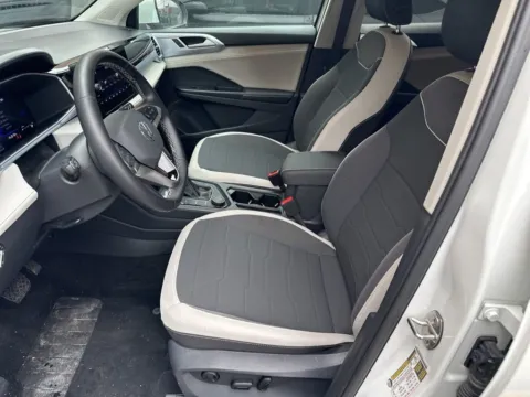 More photos of 2025 Volkswagen Taos 1.5T SE at Zeigler Chrysler Dodge Jeep Ram of Grandville, MI