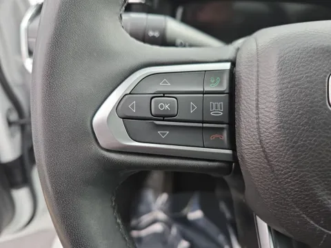 More photos of 2023 Jeep Compass High Altitude at Zeigler Chrysler Dodge Jeep Ram of Grandville, MI