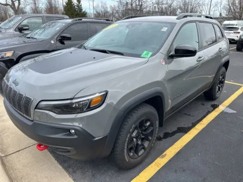 Gray 2022 Jeep Cherokee Trailhawk for sale in Grandville, MI
