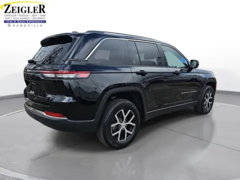 More photos of 2023 Jeep Grand Cherokee Limited at Zeigler Chrysler Dodge Jeep Ram of Grandville, MI