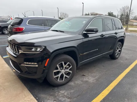 More photos of 2023 Jeep Grand Cherokee Limited at Zeigler Chrysler Dodge Jeep Ram of Grandville, MI